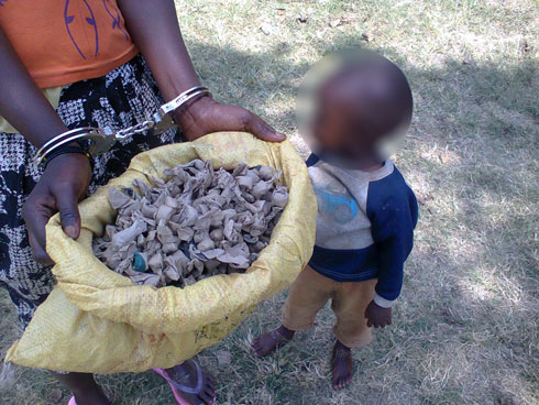 Mukamwiza yafatanywe utubure (boules) 800, tw