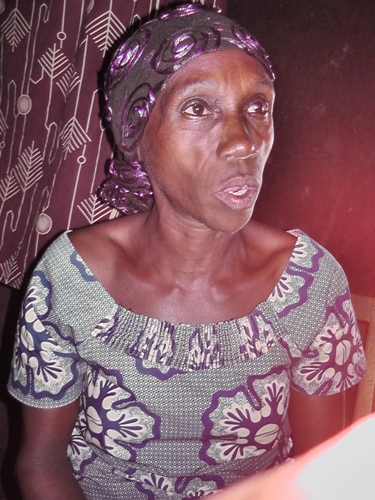 Mukecuru Kayireme wasuwe n'abanyeshuri ba INILAK.