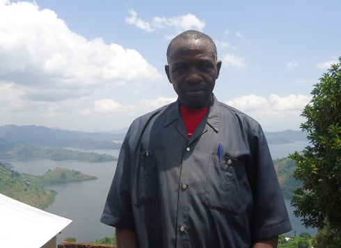 Mungaruriye Theoneste avuga ko mu myaka ya 1970 ku Kabazungu habaga inzu isakaje amabati abazungu babagamo.