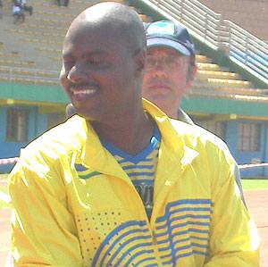 Munyandamutsa Augustin agira uruhare mu gushakira abakinnyi b