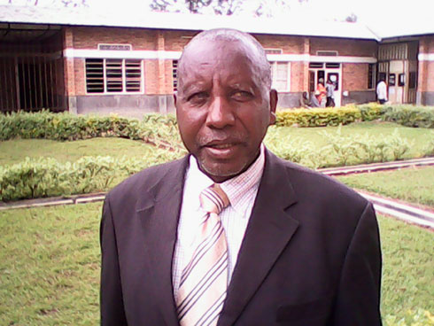 Munyaneza asanga akarere kazana ubuhendabana.