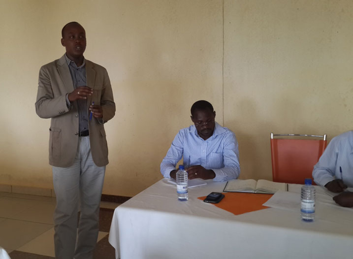 Murenzi Abdallah, umuyobozi w'akarere ka Nyanza atanga impanuro ku bayobozi b'Utugali.