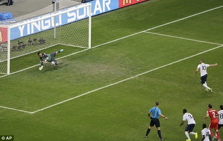 Muri uwo mukino Karim Benzema yatsinzemo igitego ariko anahusha penaliti.