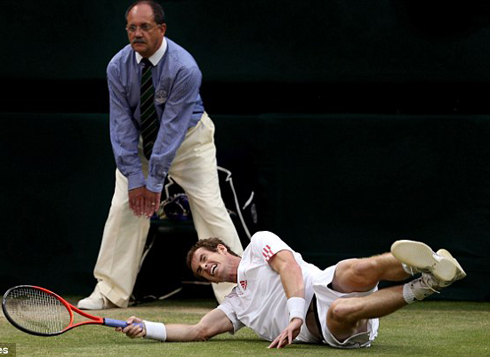 Murray yarushijwe bigaragara. Yageze aho akananirwa gutangira imipira ya Federer.