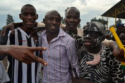 Aha umukinnyi bita Miggi arishimana n'abafana be