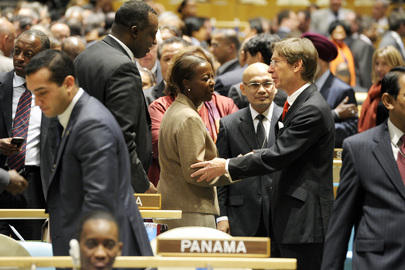 Intumwa z'u Rwanda mu kanama k'umuryango w'abibumbye gashinzwe amahoro ku isi hamwe n'abandi bahagarariye ibihugu byabo.