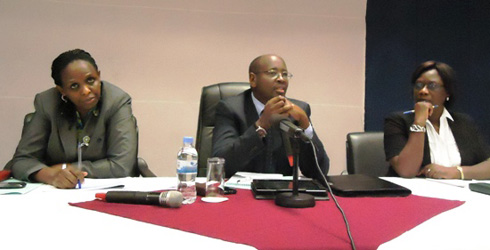 Ba Ministiri Dr Agnes Kalibata/MINAGRI, James Musoni na Dr Alivera Mukabaramba/ MINALOC. 