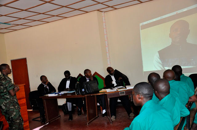 Lt. Mutabazi akurikiranye video igaragaza igihe yemeraga icyaha ariko yayihakanye.