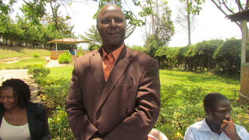 umuyobozi ushinzwe imibare irebana n'abaturage (statistique démographique et sociale) mu kigo cy'igihugu cy'ibarurishamibare, Ruterana Bodouin, aganiriza abayobozi b'imirenge igize akarere ka Nyamagabe.