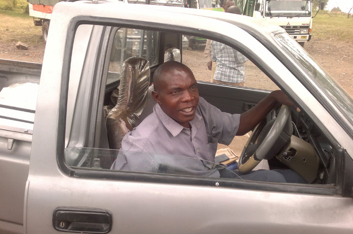 Ndabereye Simon avuga ko gukoresha irangamuntu gusa ku mupaka byatumye ubucuruzi bwe bugenda neza.