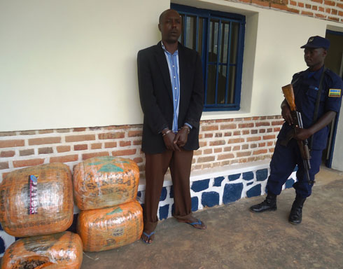 Ndagijimana yafatanwe ibipfunyika bine by