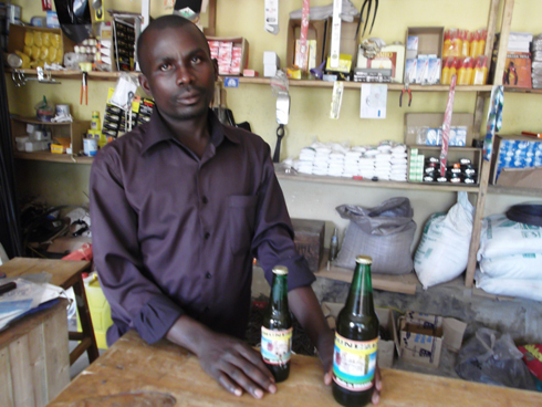 Umucuruzi Ndagijimana niwe wagize igitekerezo cyo gukora inzoga mu bisheke.