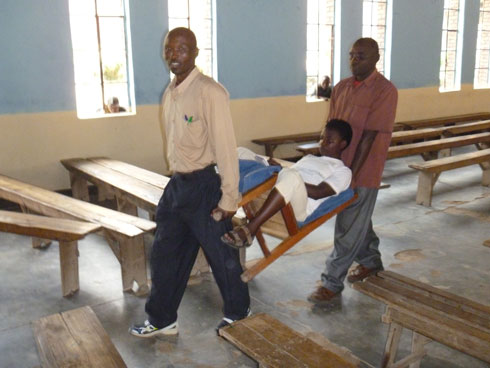 Iyo hakenewe gutabara hakoreshwa ibiboneka hafi bigakoreshwa neza mu gutabara ababikeneye.