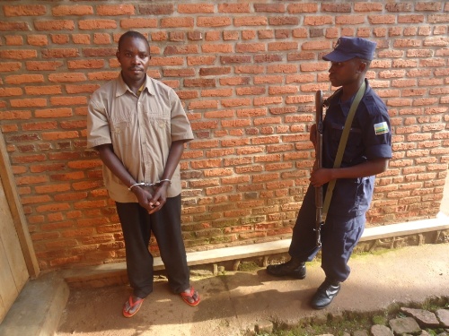 Gashema ukekwaho gufata ku ngufu umwana yibyariye aho afungiye kuri Station ya Polisi ya Kamembe.