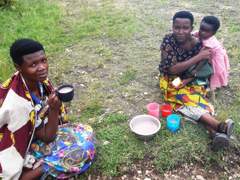 Nijoro bagaburiwe berekwa n'aho barara, bukeye bahabwa n'ifunguro rya mugitondo.