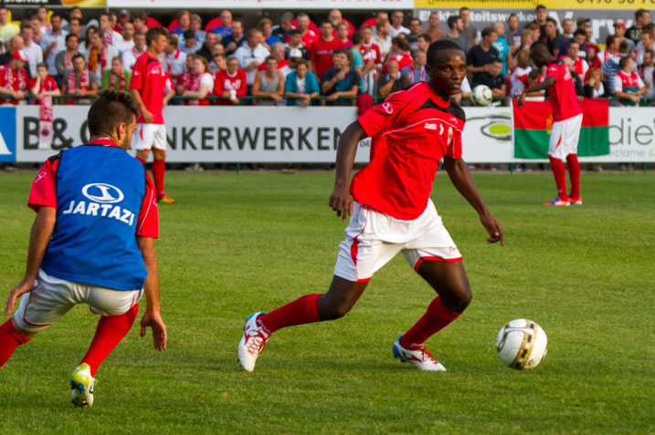 Nirisarike ni umwe mu bakinnyi babanzamo mu ikipe ya Antwerp.