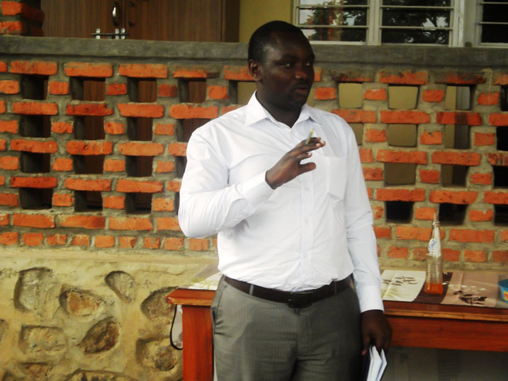 Nsengiyumva ushinzwe ubushakashatsi muri MIDIMAR avuga ko hagiye gukorwa ubushakashatsi ku butaka bwa Rutsiro kuko bukekwaho gukurura inkuba.