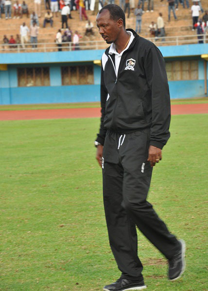 Nshimiyimana yatoje APR FC nyuma yo kuyikinira.