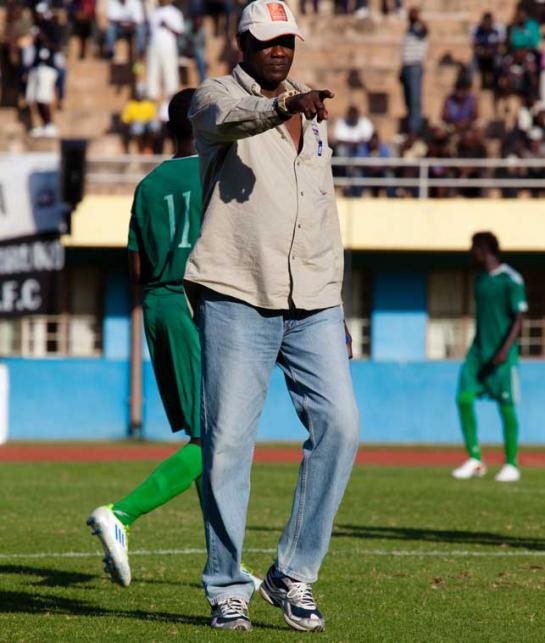 Nshimiyimana asimbuye Kanyankore Gilbert Yaounde wasubiye muri Vital'o mu Burundi.