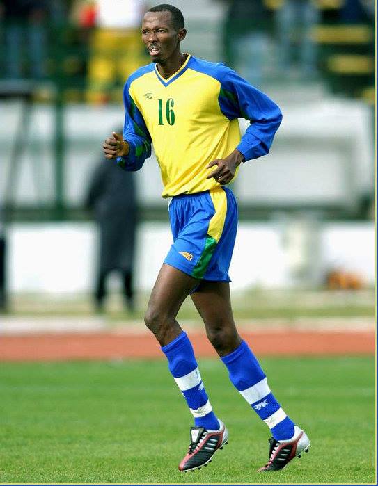 Nshimiyimana yamenyekanye cyane akina hagati mu Mavubi ndetse akaba yarakinnye CAN 2004 muri Tuniziya.