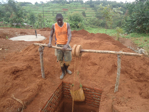 Ntamahungiro claude yungutse ubwenge bwo gukora akazi k