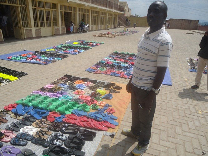 Ntivuguruzwa afite ikibanza cyo hasi mu isoko rya Ruhango.