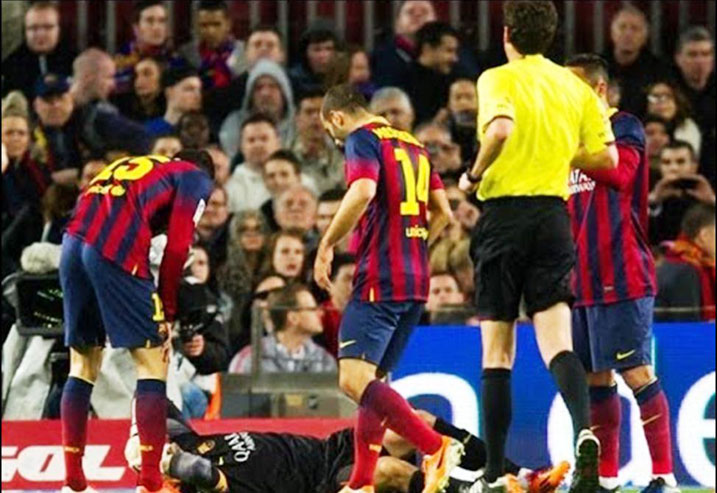 Nubwo Barcelone yatsinze umukino yakinaga na Celta Vigo 3-0, umuzamu wayo Valides yahakuye imvune anasimburwa umukino utarangiye.