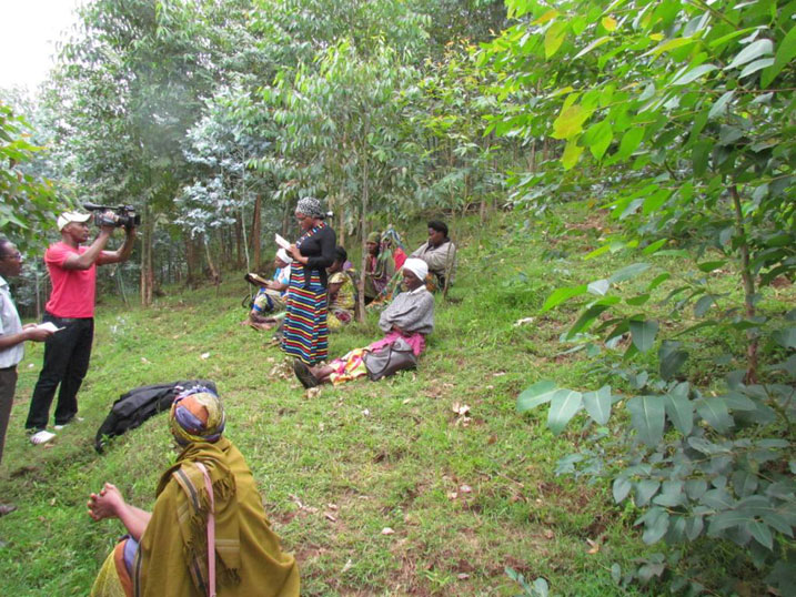 Nubwo bababujije kuhasengera babasomeye ijambo ry'Imana.