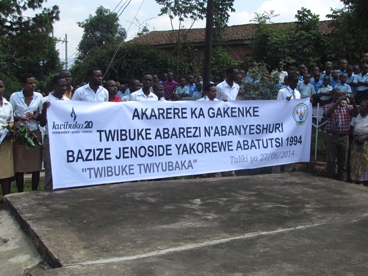 Nubwo barimo kwibuka abarimu n