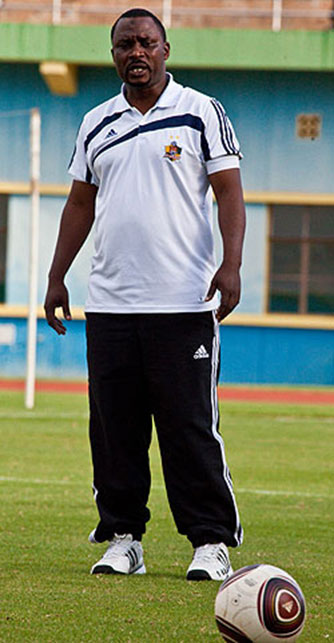 Nyuma yo gutoza amakipe atandukanye mu Rwanda no hanze, Ali Bizimungu ubu ageze muri Kiyovu Sport.