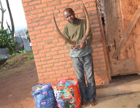 Nyabenda Hakili yafatanywe amahembe y