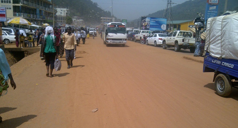 Uyu muhanda ugaragara nk'uw'igitaka kandi ari kaburimbo yarengewe n'isayo igihe cy'imvura.