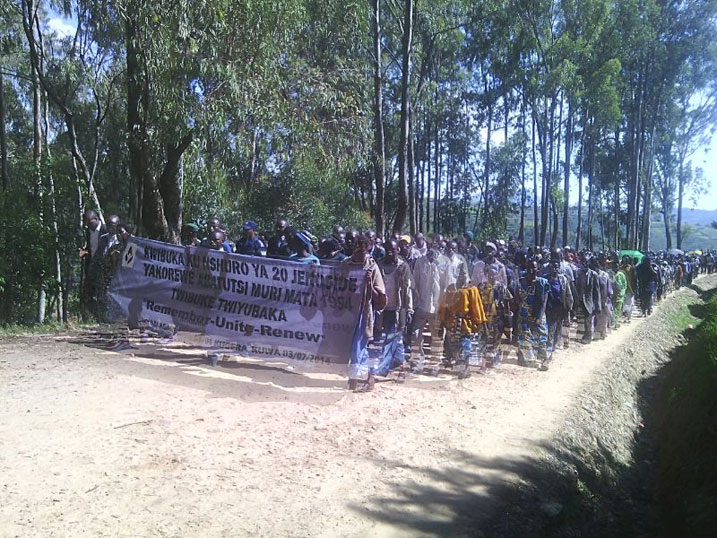 Abatuye i Nyamagabe mu Rwanda bazindutse bahurira hamwe, bibuka Jenoside yakorewe Abatutsi, bamagana ingengabitekerezo yayo banashimangira ko bose bafite icyizere cy'imbere heza habo.