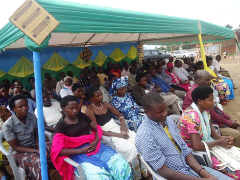 Aba ni bamwe mu bayobozi b'utugari n'imidugudu mu birori byo kwishimira intambwe batera buri munsi