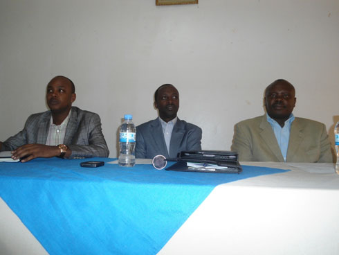 Uhereye ibumoso: Murenzi Abdallah umuyobozi w