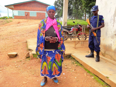 Nyiragahinda kuri sitasiyo ya Polisi.