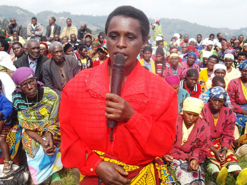 Nyirandimukaga avuga ko ari we uhohoterwa, nyamara byaje kugaragara ko ari we uhohotera umugabo.