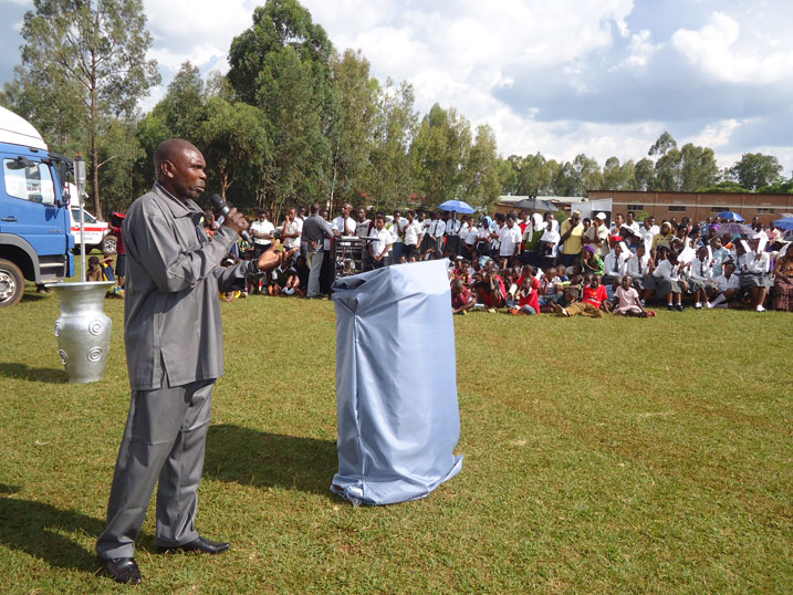 Nzabanterura avuga ko urumuri rw'icyizere ari ikimenyetso simusiga kigaragaza ubwo Bunyarwanda.