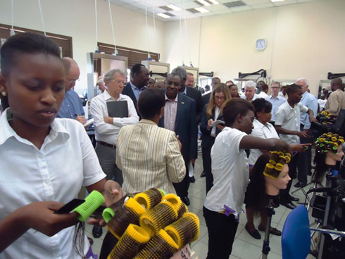 PAC kandi yasuye ishuri rikuru ry