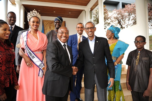 Perezida Kagame yifotoranya n