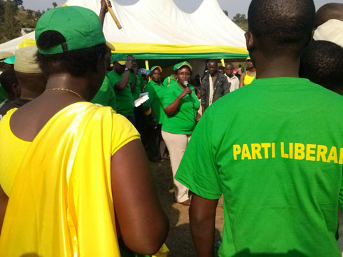 Dr Nyiramirimo yamamaza PL i Karongi aho yijeje Abanyarwanda ukwishyira bakizana mu butabera n'amajyambere