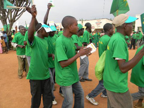 Bamwe mu bayoboke ba PL mu kwiyamamaza mu karere ka Gatsibo