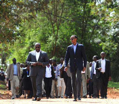 Igitabo ‘Rwanda: Building a model nation state' gishima cyane ubuyobozi bwa perezida Paul Kagame