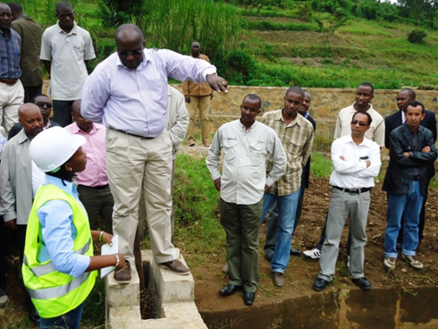 Minisitiri w'Intebe asobanurirwa iby'urugomero rwa Nyabahanga.