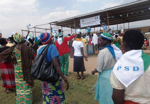 Abayoboke ba PSD bari baturutse hirya no hino mu karere kose baje mu gikorwa cyo kuyamamaza mu karere ka Rutsiro