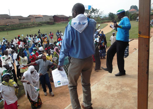 Abakandida-depite ba PSD bamamaza imigambi y'ishyaka ryabo mu bayoboke ba PSD mu Rutsiro