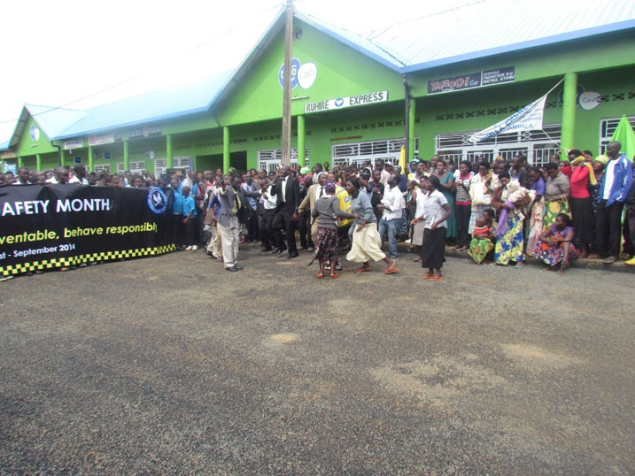 KUTC yatunganyije imbere y'inyubako nk'uko byasabwaga ariko n'ubundi imodoka zitwara abagenzi zabujijwe kongera kuhahagarara.