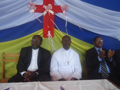 Bahizi Charles (iburyo) yahsimye imikoranire myiza iri hagati ya Kiliziya na Leta.