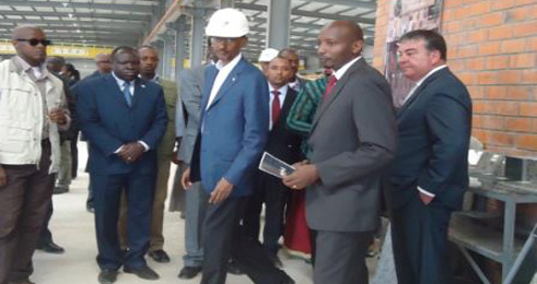 Perezida Paul Kagame atemberezwa mu ruganda.