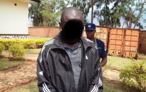 Uyu musore ushinjwa kwihindura nk